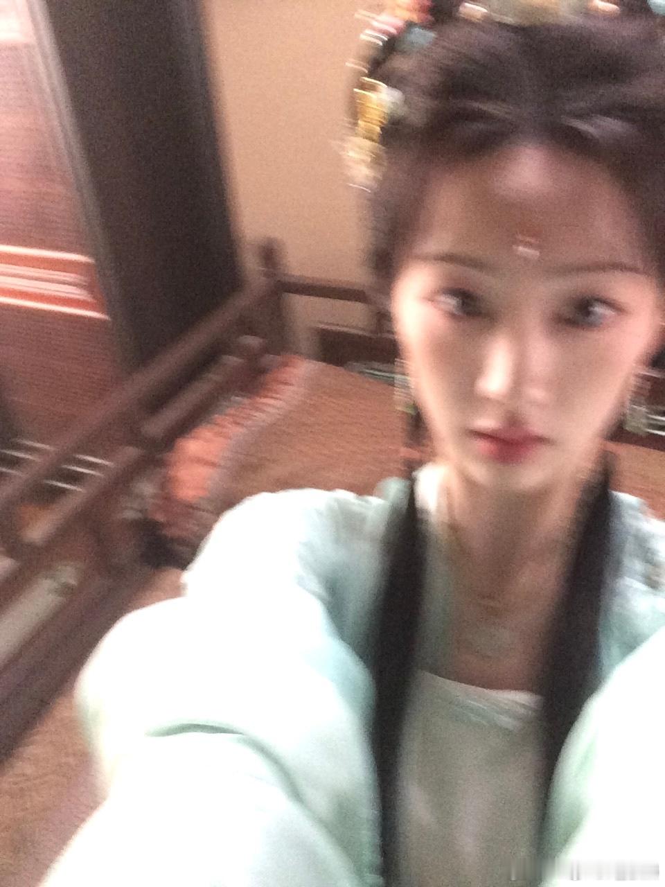 邓恩熙 🌷邓恩熙杨善衡 🌷邓恩熙恰逢春不要等到失去了才知道珍惜，不要等有了黑