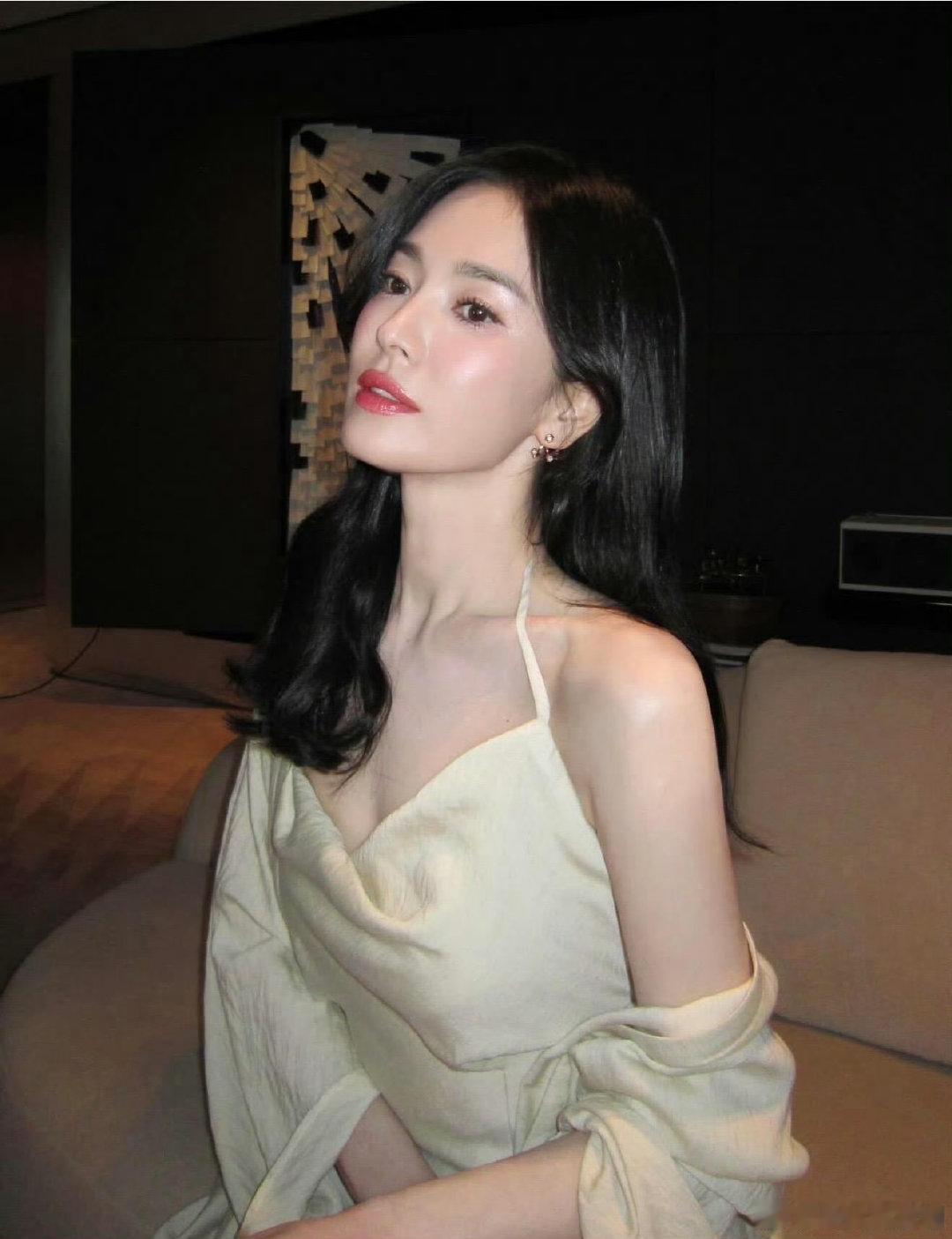 宋慧乔刘雯怎么认识的宋慧乔和刘雯居然互关了，好好奇两位气质姐姐到底是怎么认识的 