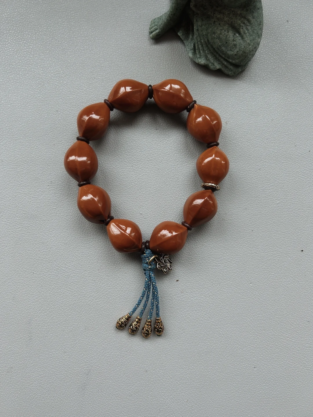 亮面1.7*2.2短圆三面佛，又红又亮