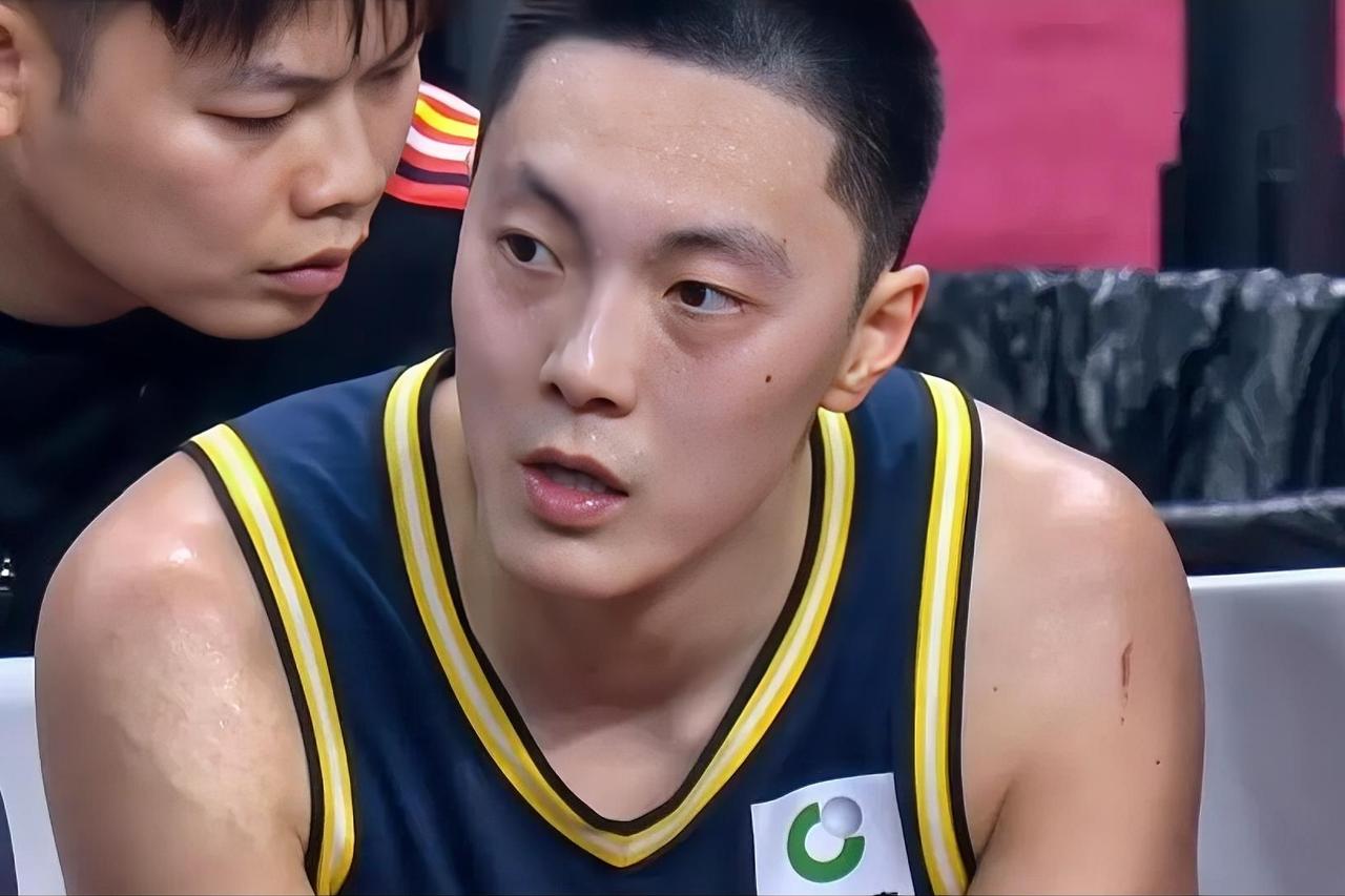 开局被爆！广东男篮76-93输给广州，五大球员拉胯拉到离谱。

今天广东队真让人