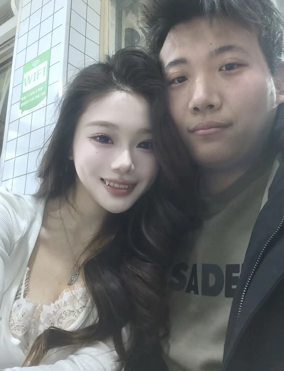 给你钱和时间的人 他就最爱你 感情有什么好讲的