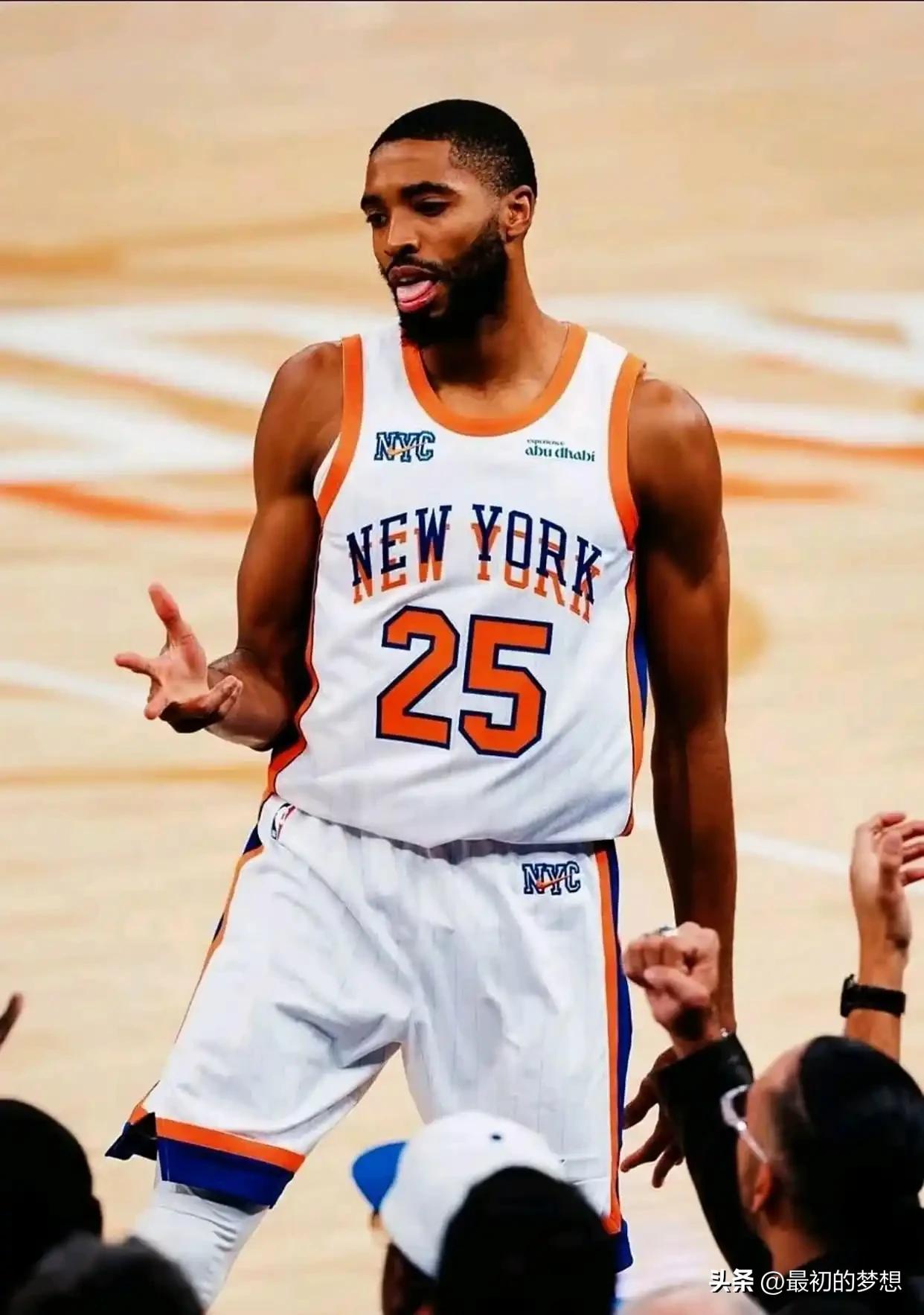 NBA现役球员最长连续出场纪录！布里奇斯难道是铁人吗？

10马卡拉  71场