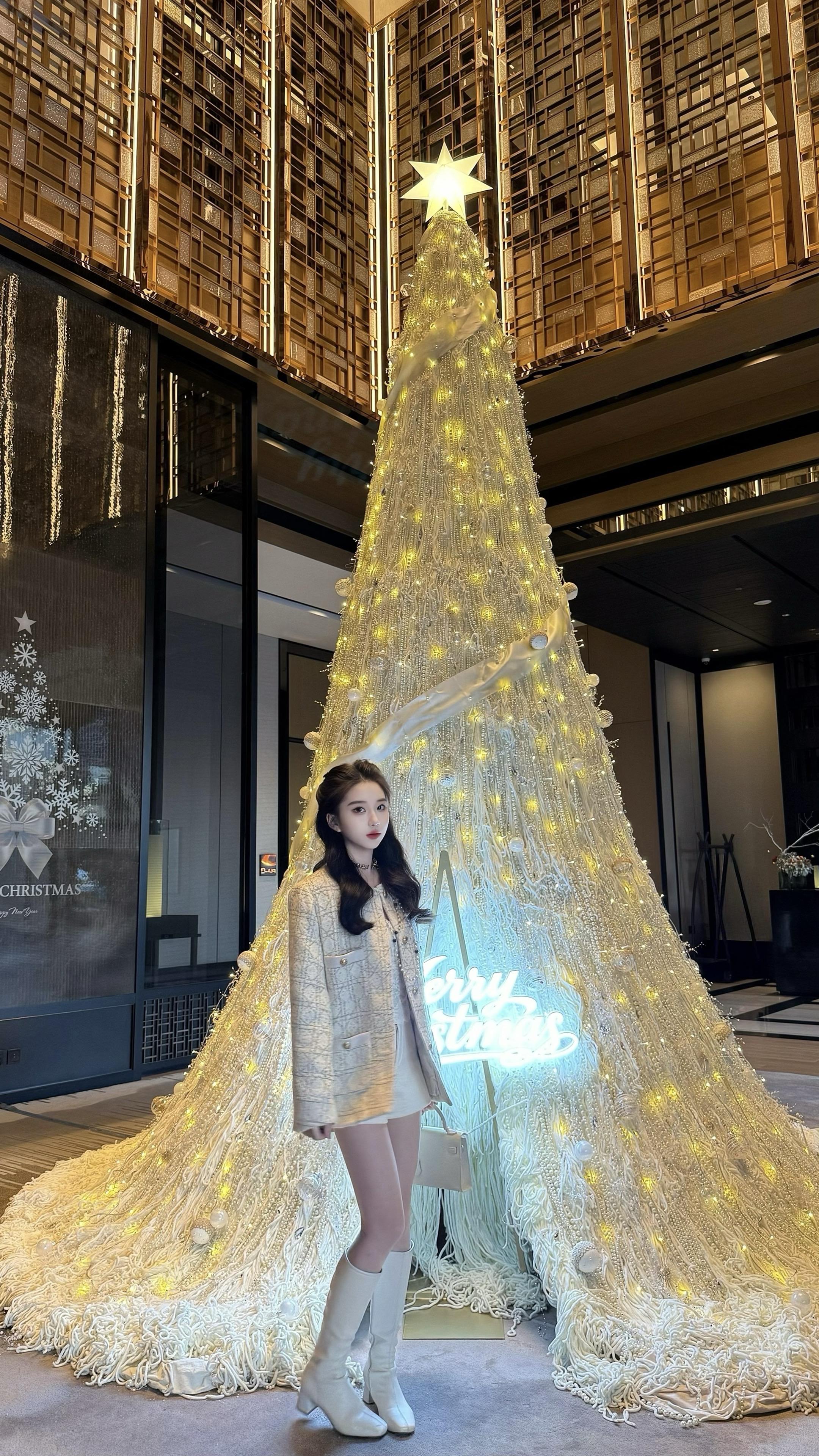 圣诞老人 我今年的愿望还是做一个幸福的人。