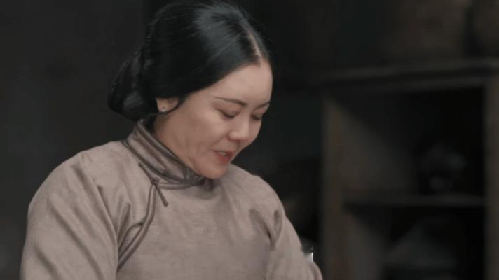 玉簟秋修罗场楼上二人听见李伯仁滔滔不绝讲瓜，内心疯狂吐槽，心里默念净说些我不爱听