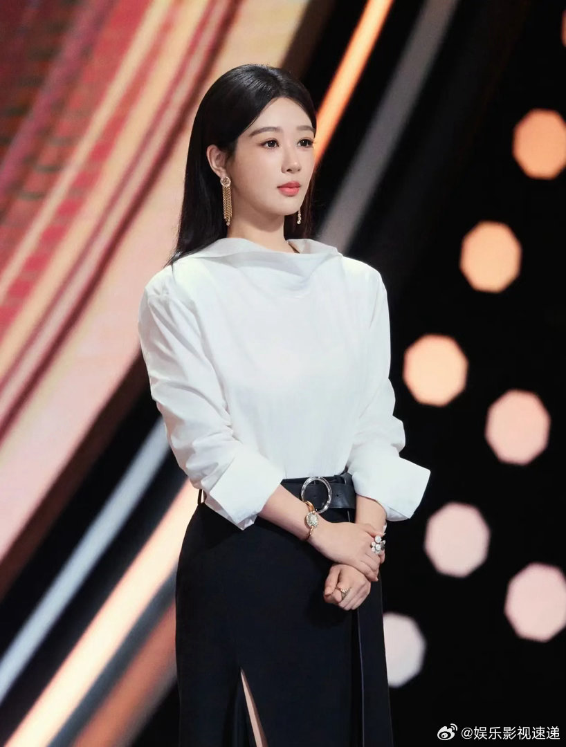 全网最憋屈的女演员，估计就是杨紫了。她自己大概也没想到，赛前投票断层第一，最后却