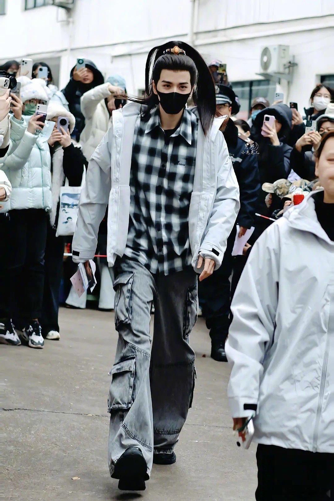 王弘毅金枝路透，这状态可以上桌吧～