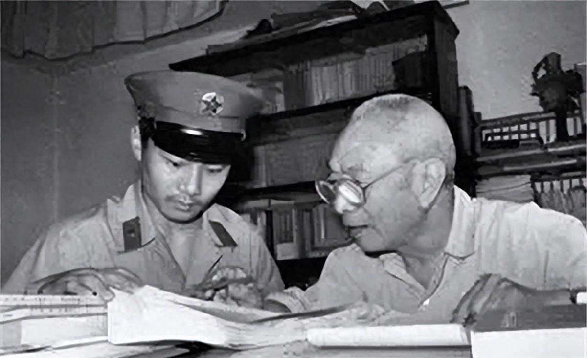 1990年退休后的郭汝瑰专程赴京见张震，两人刚谈到一半，就被一句“全力支持”坚定