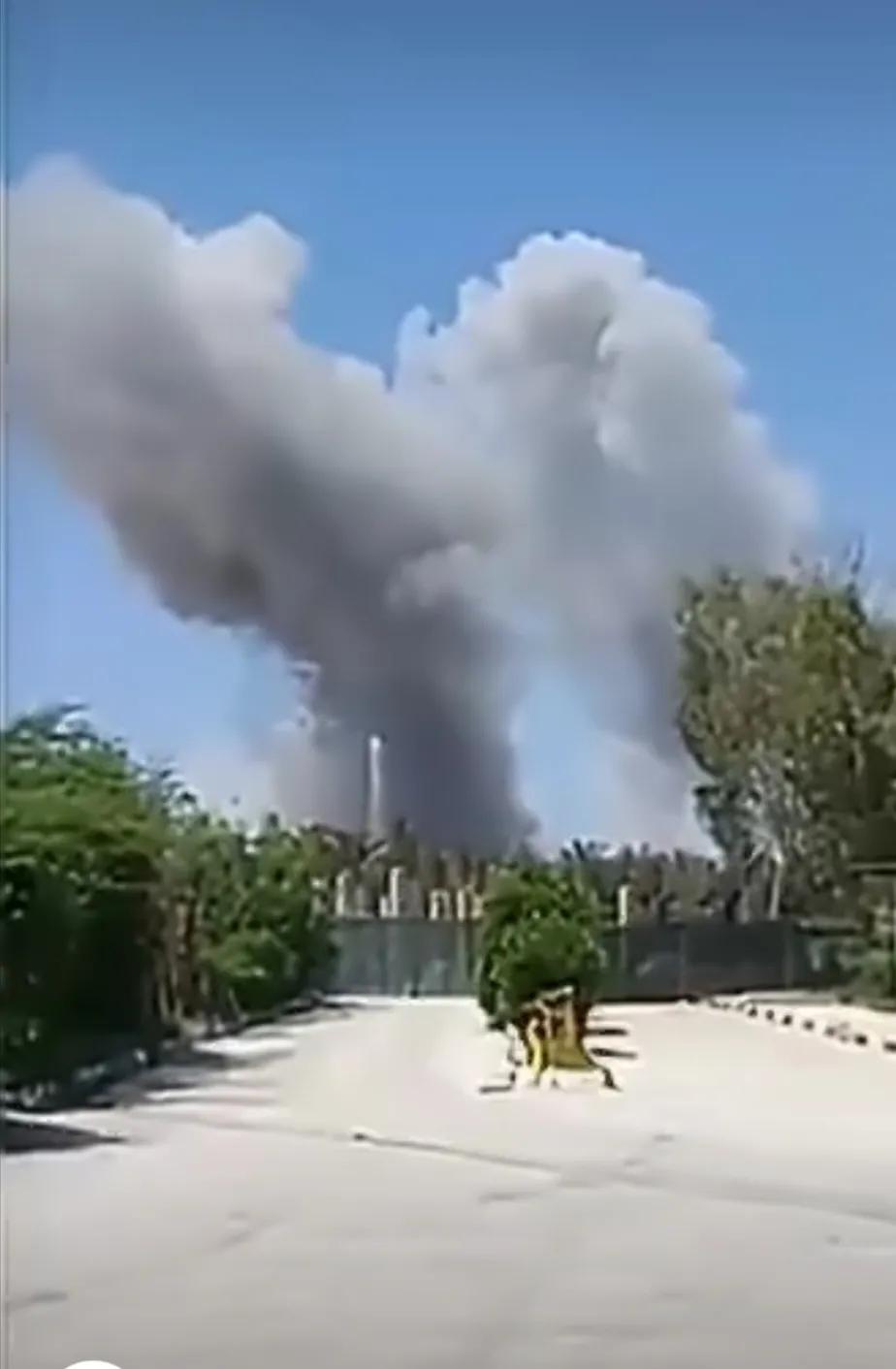 美军再次对伊朗石油出口枢纽哈尔克岛进行轰炸，虽然依然炸的是伊朗伊斯兰革命卫队的阵