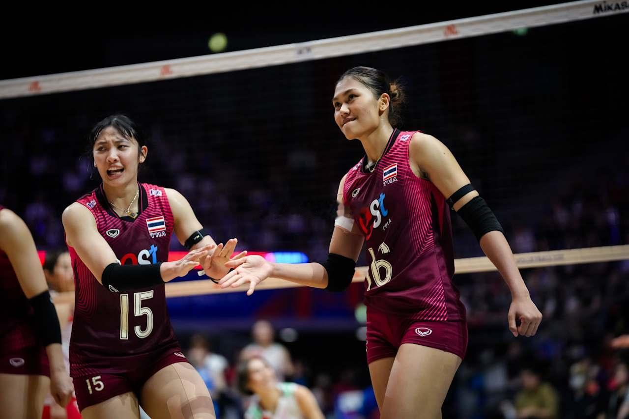 泰国女排1-0巴西女排第一局技术统计总得分：25-15进攻：18-8拦网：0-2