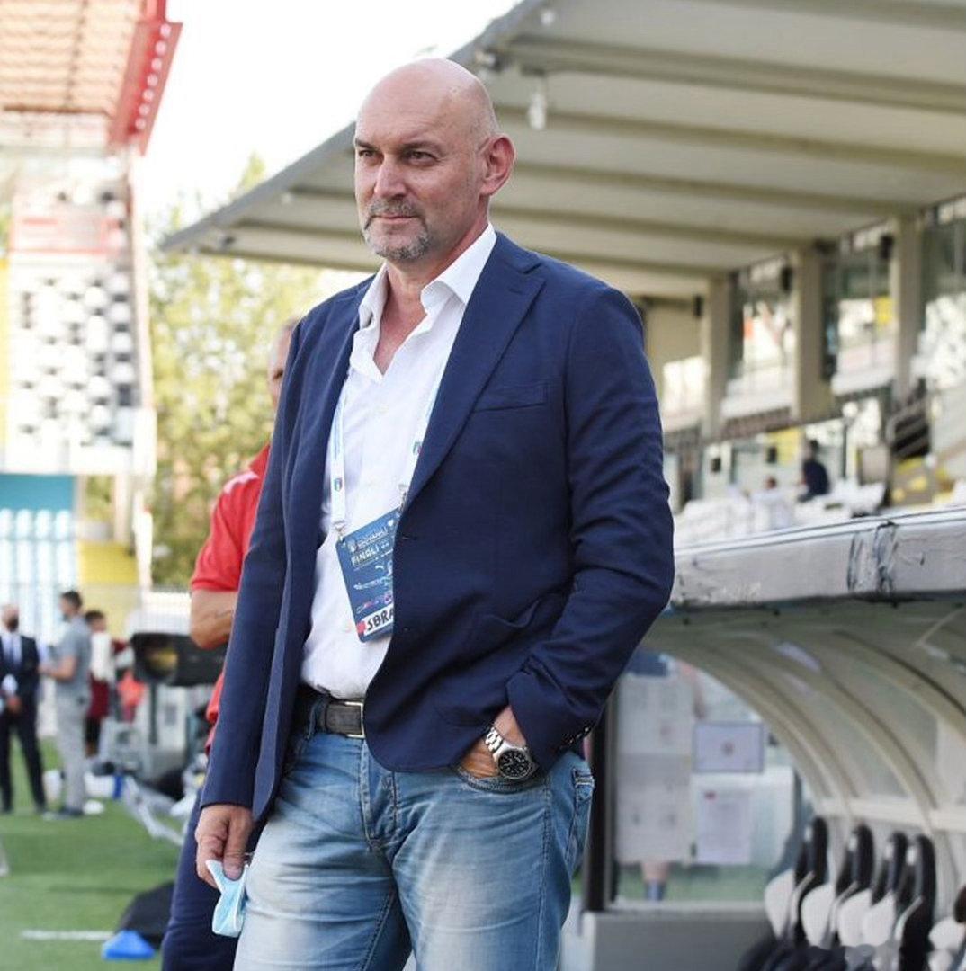 罗密欧：市场上有强烈的传言称，“琼王的戟把”米凯莱·斯布拉瓦蒂（Michele 