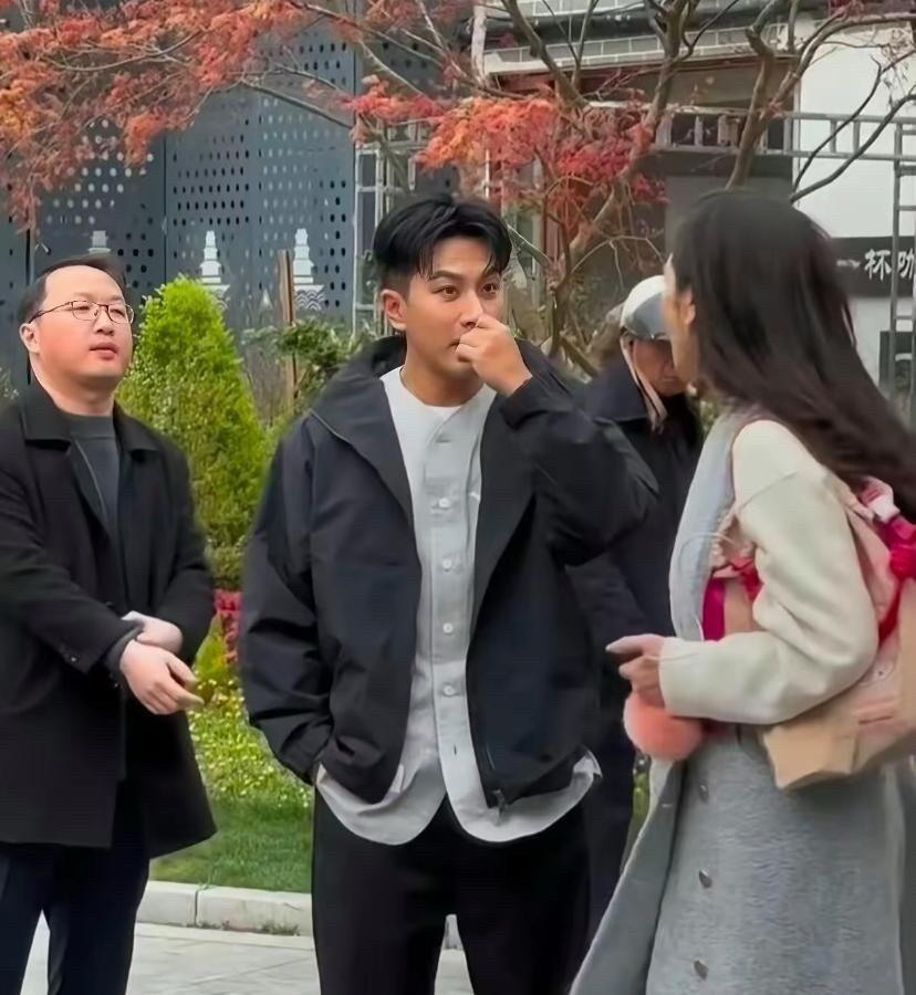 刘恺威都52岁了还长得这么嫩 ​​​
