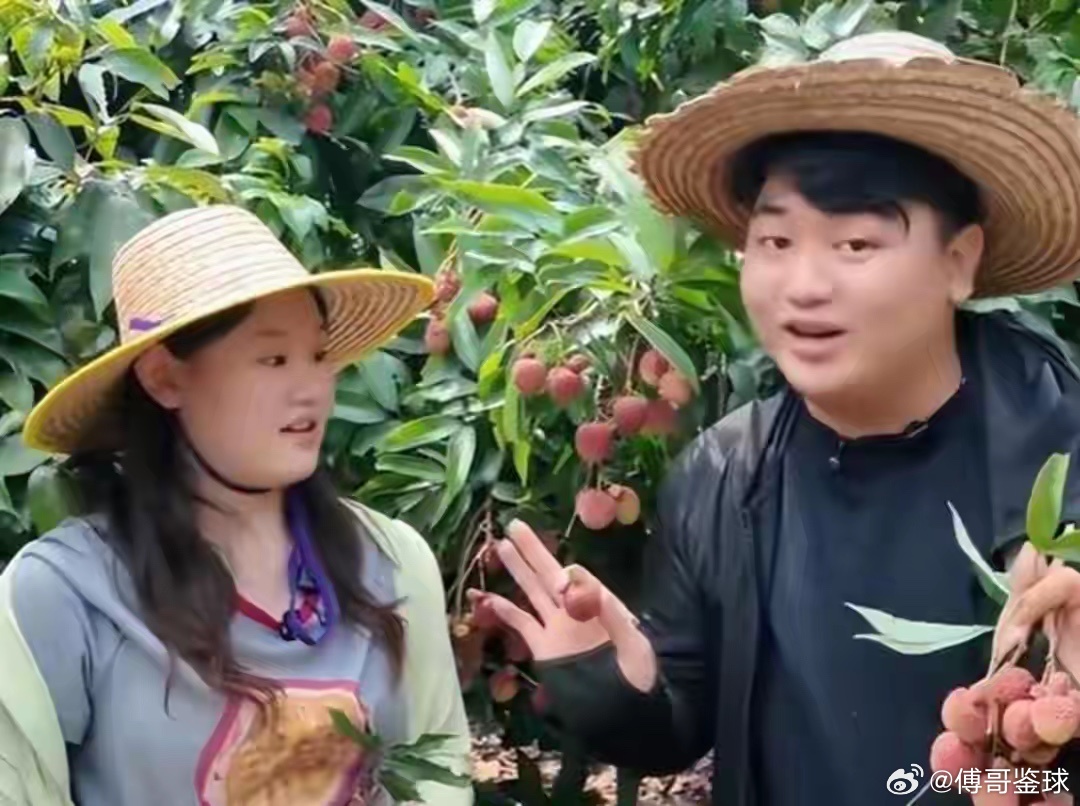 全红婵为鼓励张家齐直播间刷礼物众所周知，从进入中国跳水队以后，全红婵和张家齐的关