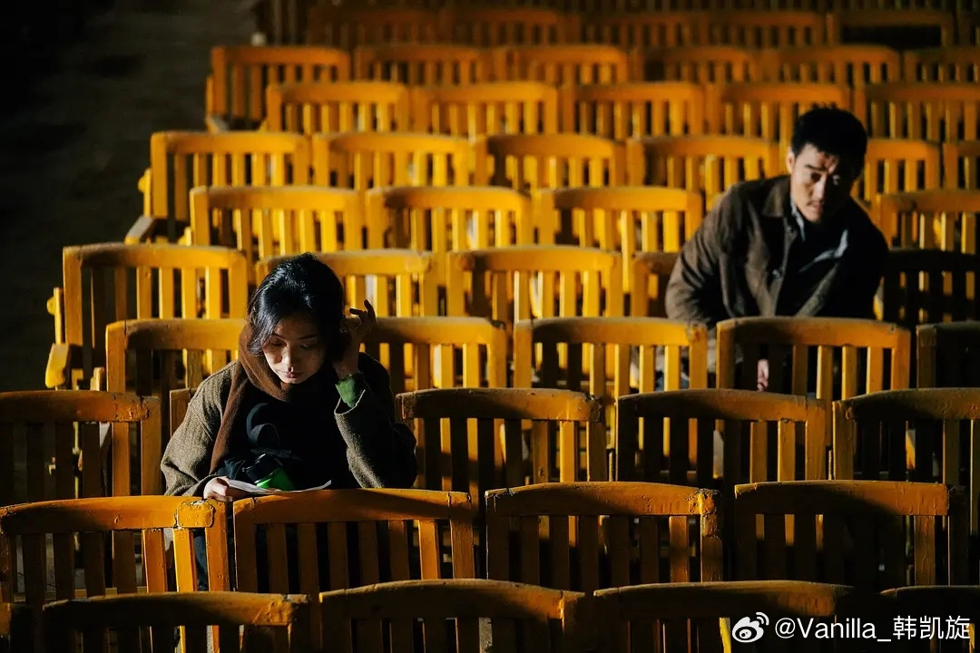 很多事，不是你忘了，只是你想不起来了。就像湖水，平静的时候什么都映得出来，风一吹