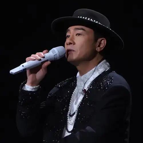 花1288块钱去看演唱会，结果全程只能盯着歌手后脑勺看，换谁谁不闹心。6月20号
