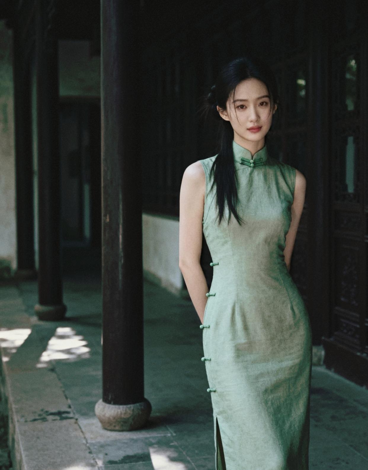 转朱阁，低绮户！