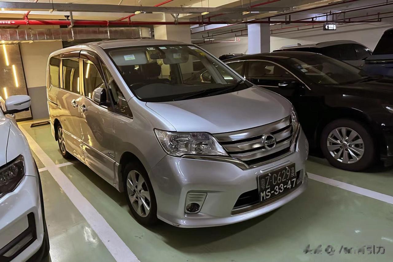 澳车北上（严格来说两地牌不算）之日产C26 Serena。作为家用MPV，长4.