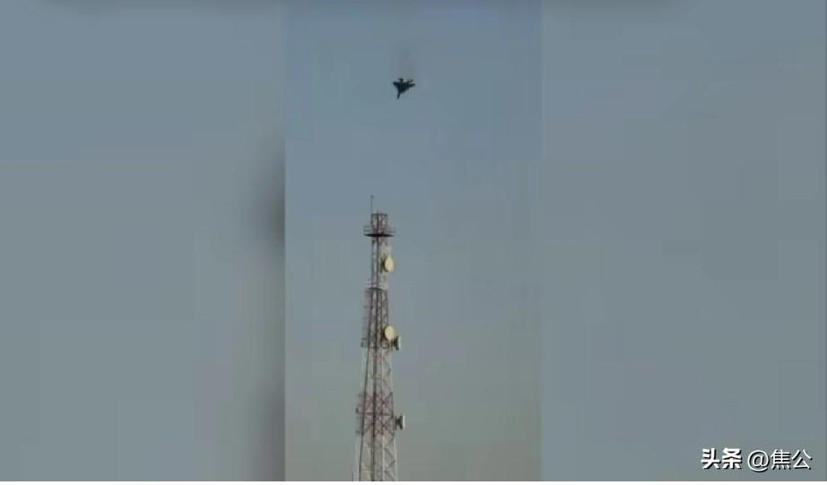 突发！伊朗反击关键时刻，美军F-15E在科威特坠毁，多架战机出事，美方沉默
 