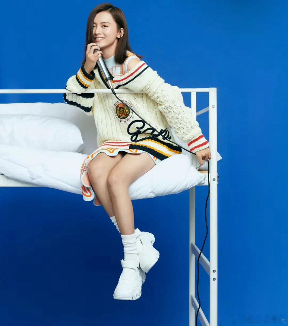 认人贴 谁能认出只想说她才是当之无愧的照骗啊。 