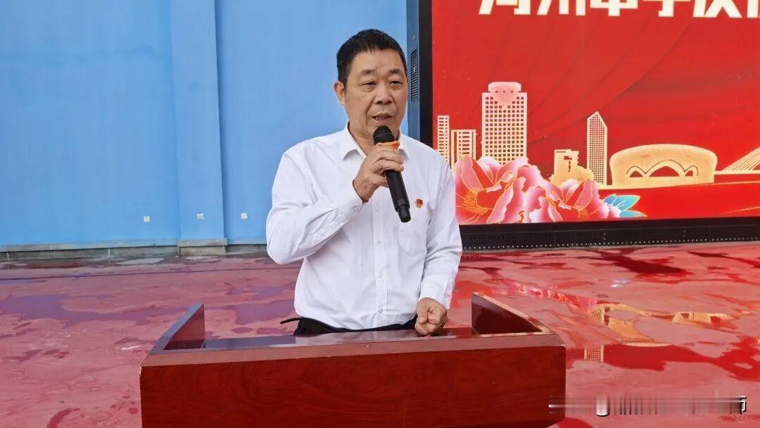 弘扬教育家精神 厚植尊师重教底色
       金秋送爽，桃李芬芳。在第42个教