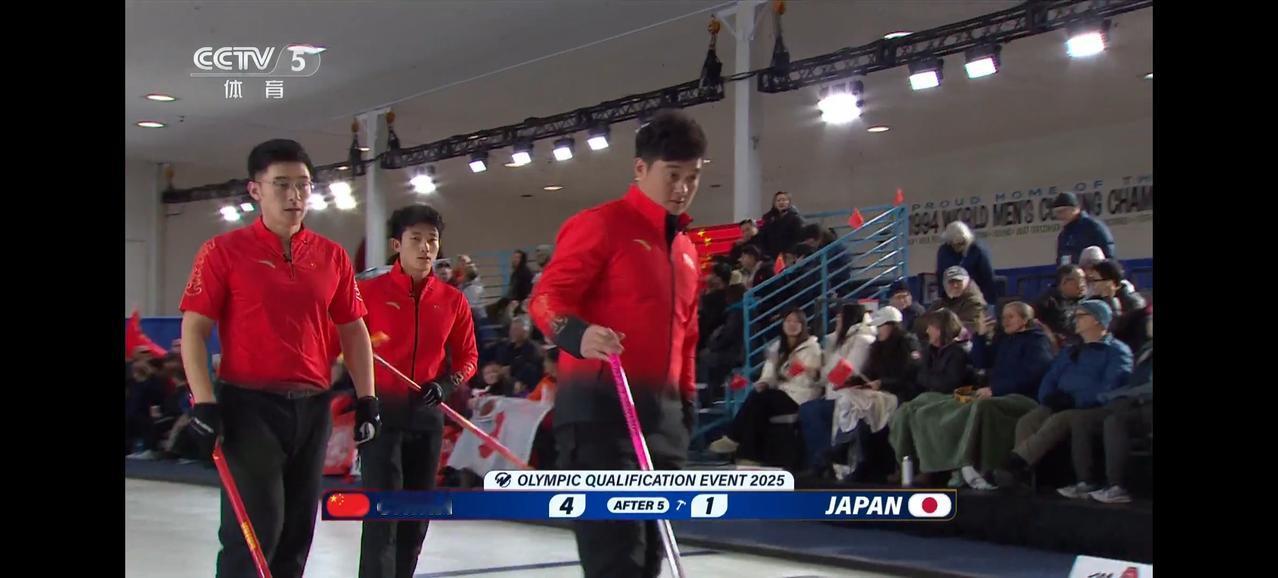 冰壶中日冬奥资格赛生死大战，中国队半场4比1领先！目前正在进行的米兰冬奥会男子冰
