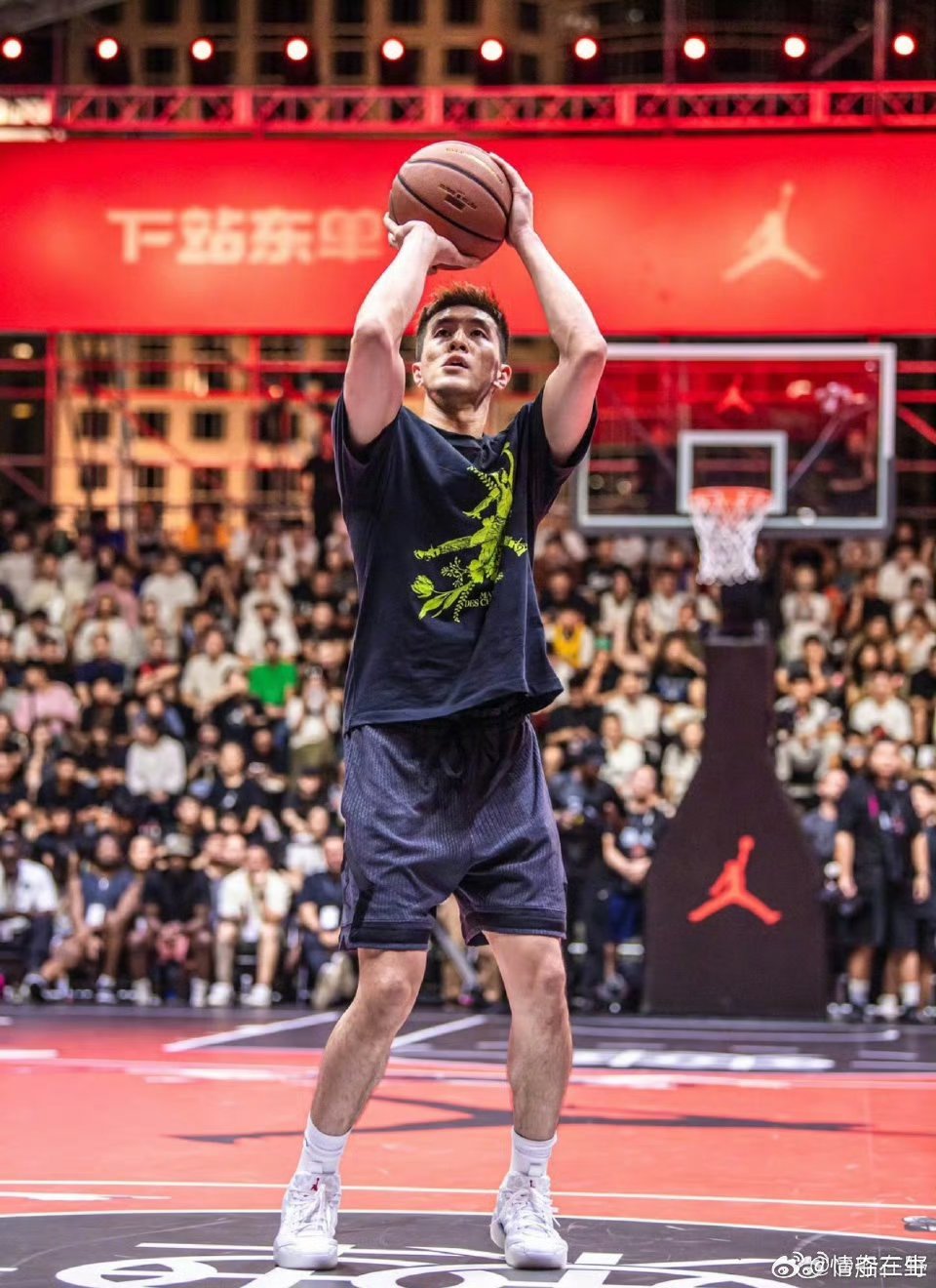 郭艾伦被诈骗近千万我就不一样了，骗子最多只能骗我80，八百都没有 