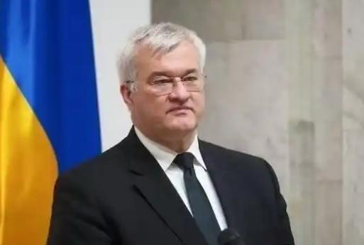 乌克兰外长瑟比加突然放话：乌方愿意和俄罗斯见面，可以专门找土耳其等国帮忙牵线，但