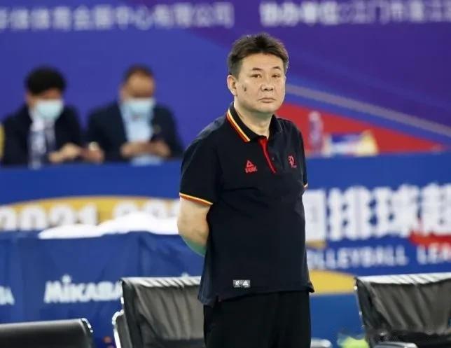 中国女排2-3荷兰女排，出线形势相当严峻，第四局输的太气人了，这样打去巴黎也拿不