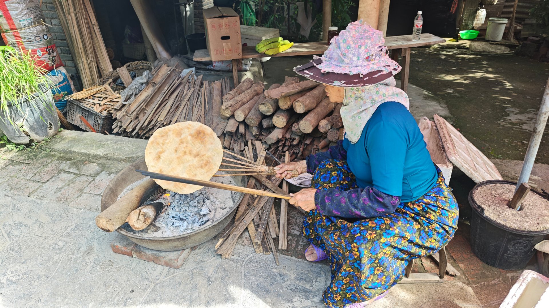 这个好好吃，糯米饼，又脆又香不油微甜。 