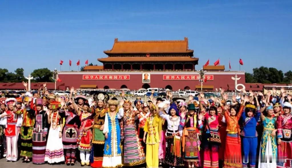 ：英国专家直言：中国不是普通国家，是“伪装”成国家的文明！
 
英国专家曾给出震