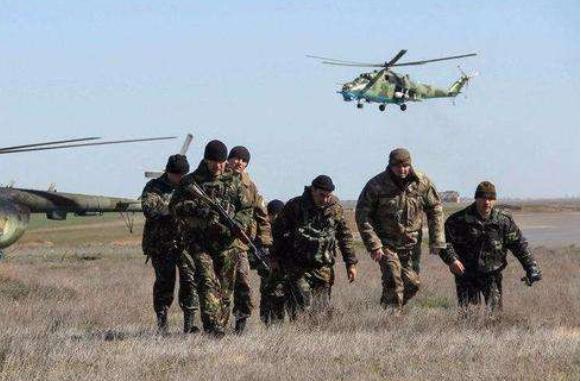 乌军在第聂伯河左岸建立的桥头堡继续扩大，乌军在用远程火炮压制俄军的同时，开始将S