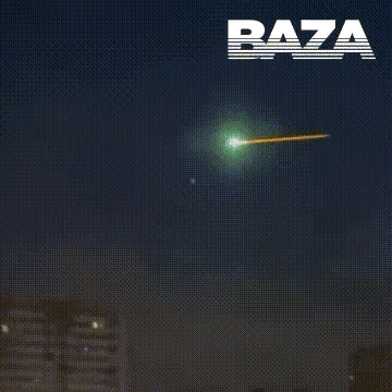 “炸！炸！炸！”当地时间2025年10月27日凌晨，俄罗斯莫斯科市民目睹，天幕中