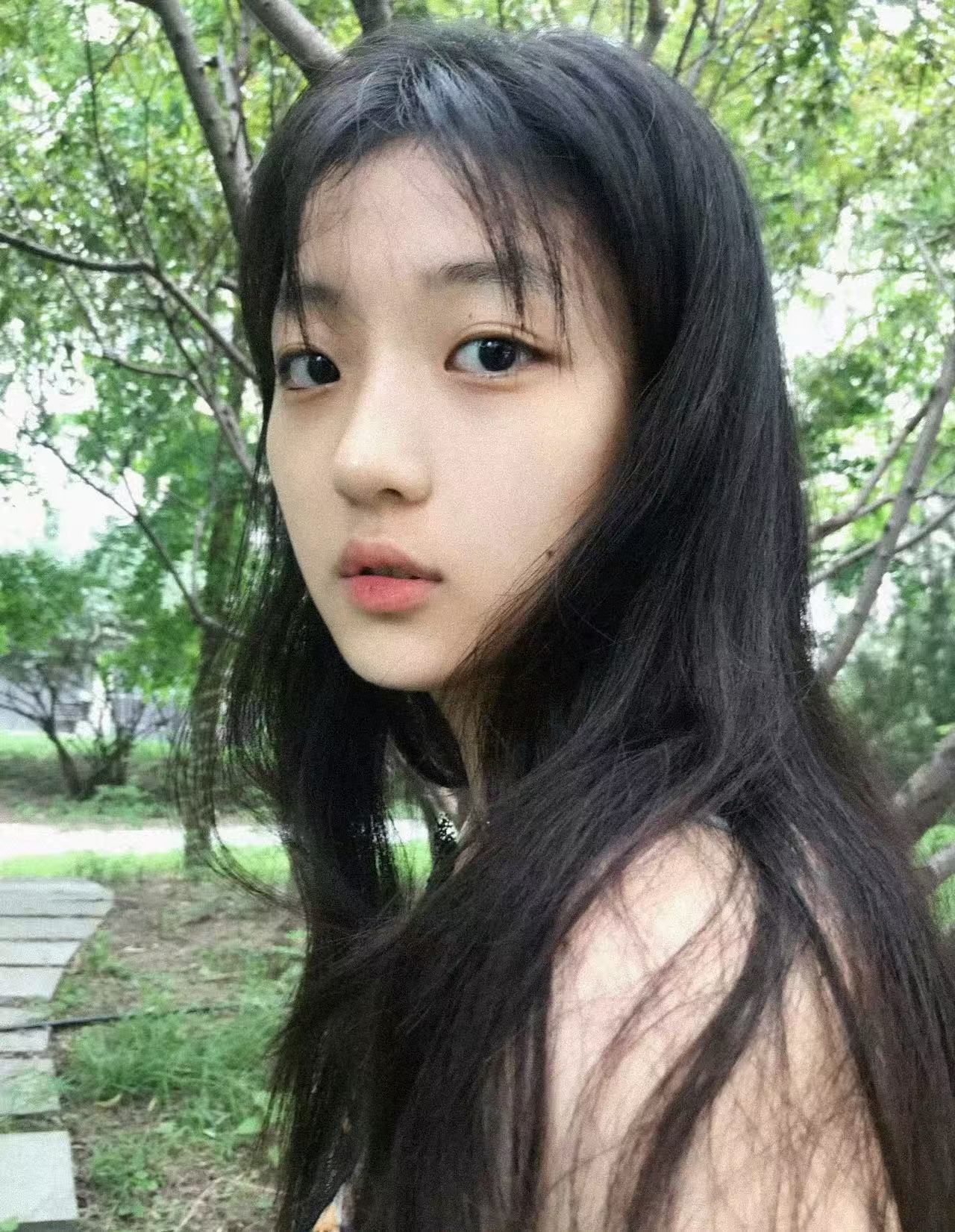 原来考古的快乐是这样！早期的孙千自在随性，不端着，满满的活人感，这种不加修饰的灵
