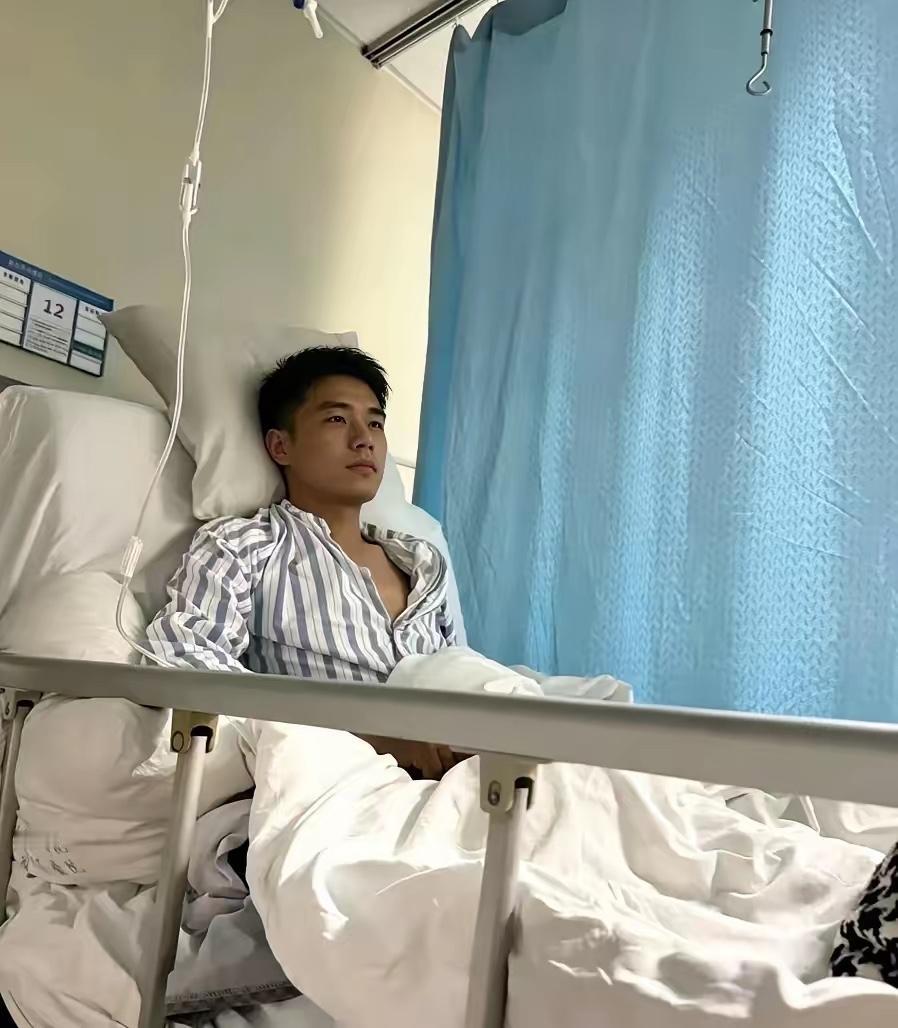 四川，一名男性在3月12日突然发生暴发性肝衰竭，医生建议必须换肝，妻子听后没有犹