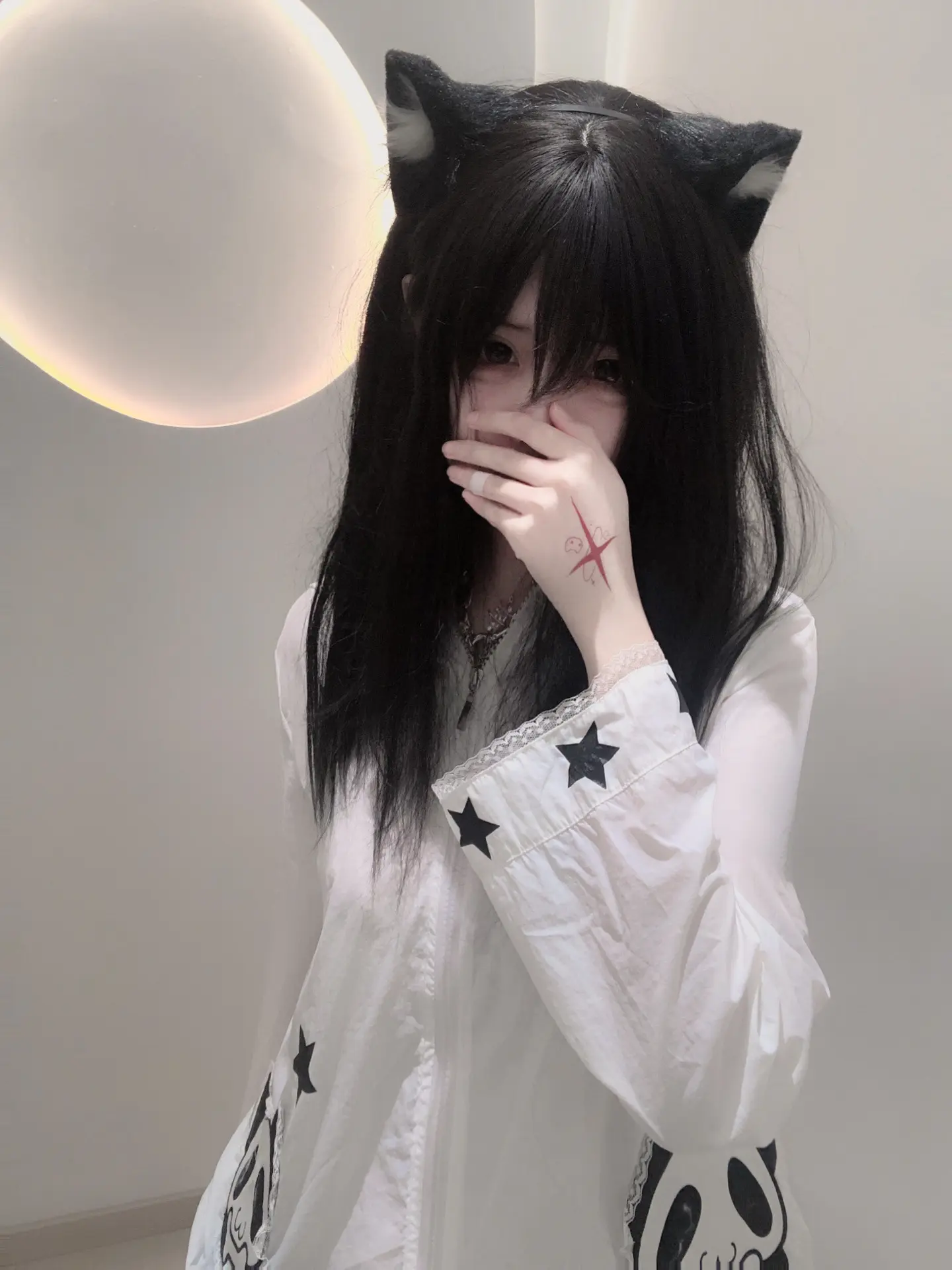 怎么又生闷气了 不会又把自己当成什么很重要的人了吧