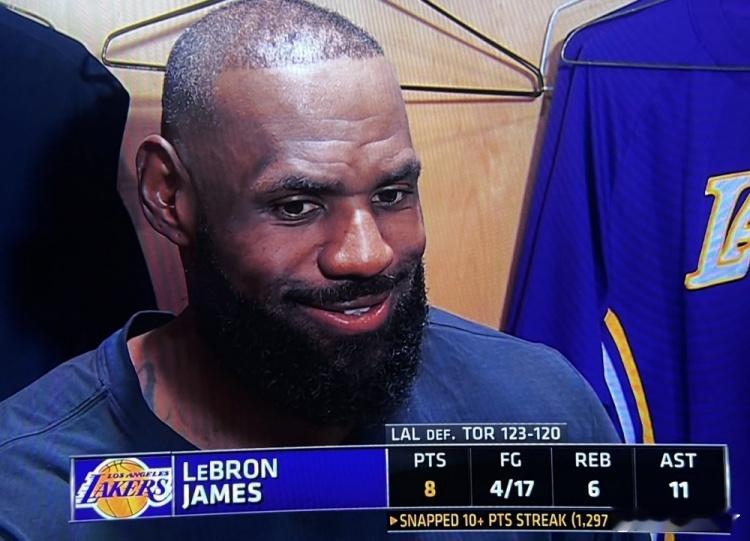 得分上双遭终结什么感受？詹姆斯：“没啥感受，我们赢了。” 职业生涯到这个地步了，