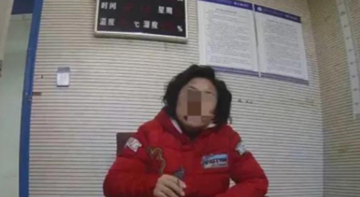 “凭什么规则都是你定？”2020年，南京女子利用天气预报购买航班延误险，押中了9
