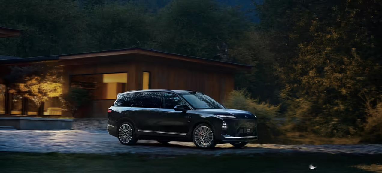 李斌：蔚来ES8的市场热度远超预期10月27日，日前，蔚来李斌谈到全新蔚来ES8