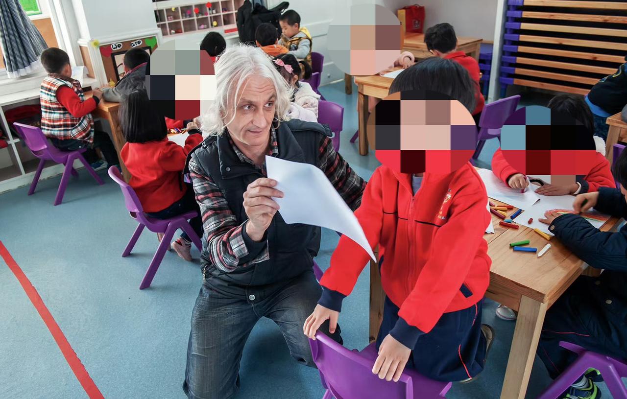 幼儿园外教，看起来不像是老师呢，幼儿园不筛选一下师源吗？