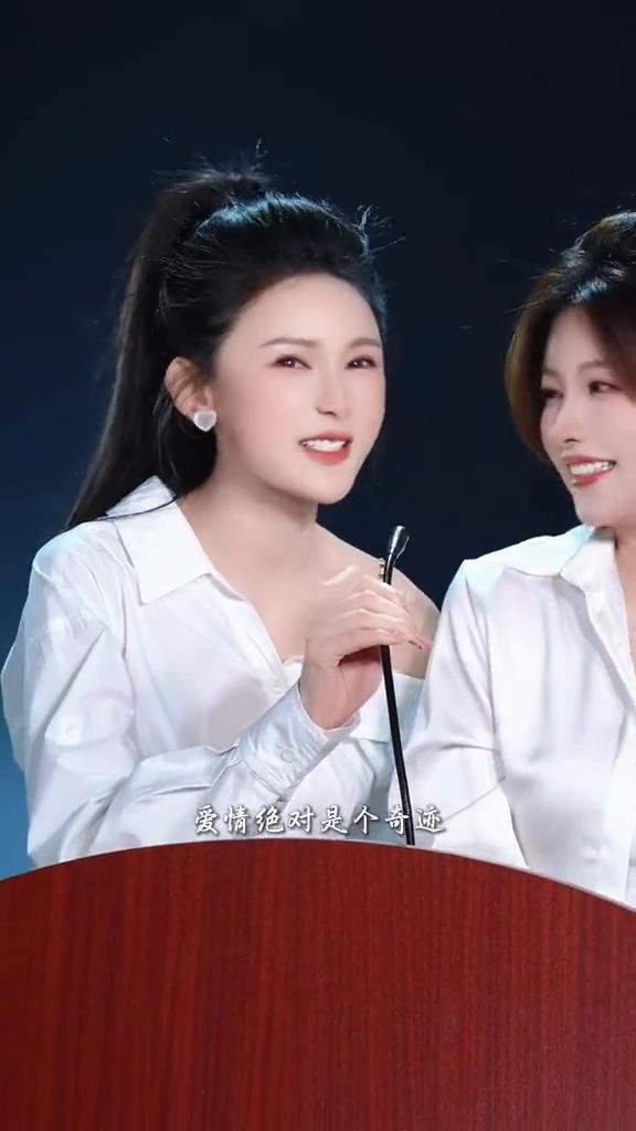 《我要找到你》。
有些人爱到忘了形，结果落的一败涂地。有些人永远在憧憬，却只差一