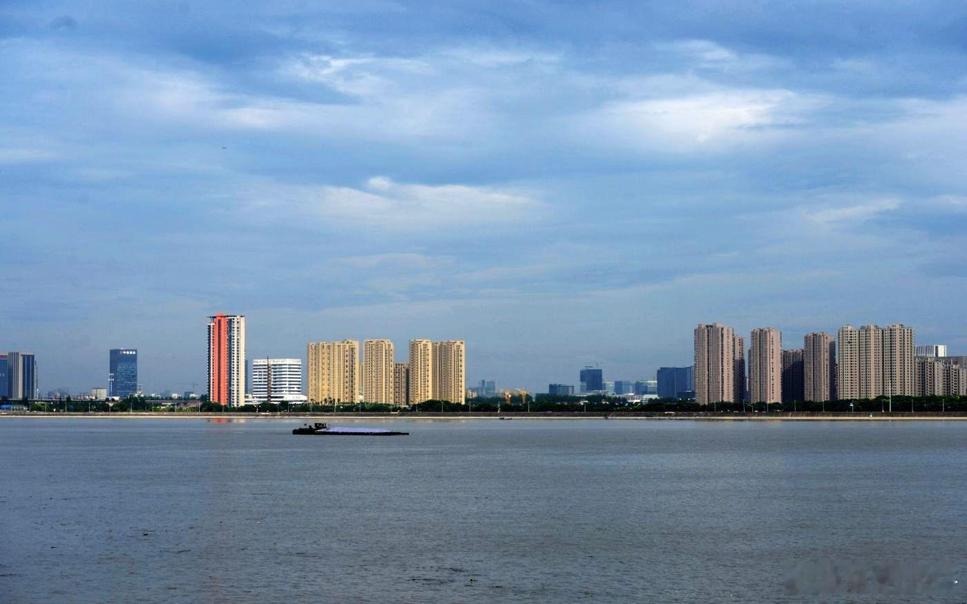 改变世界太难；先让自己的世界变得更好 