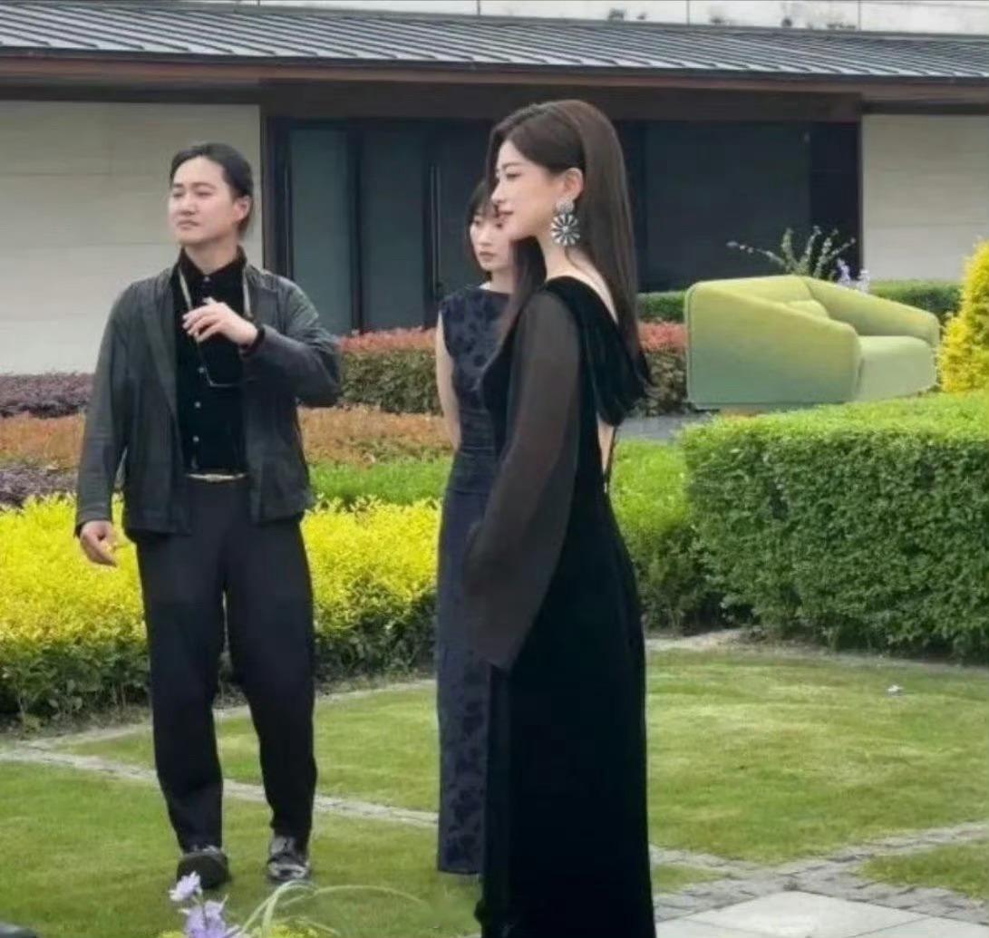 这应该是娱乐圈最干净，最有钱的女明星。 