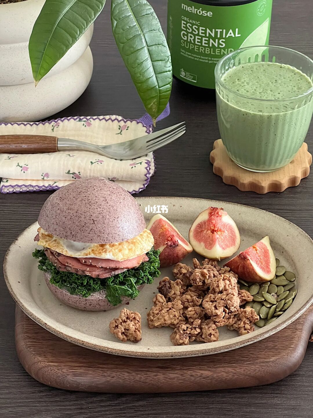 健康饮食｜紫薯包牛肉蔬菜汉堡 轻盈早餐搭配
