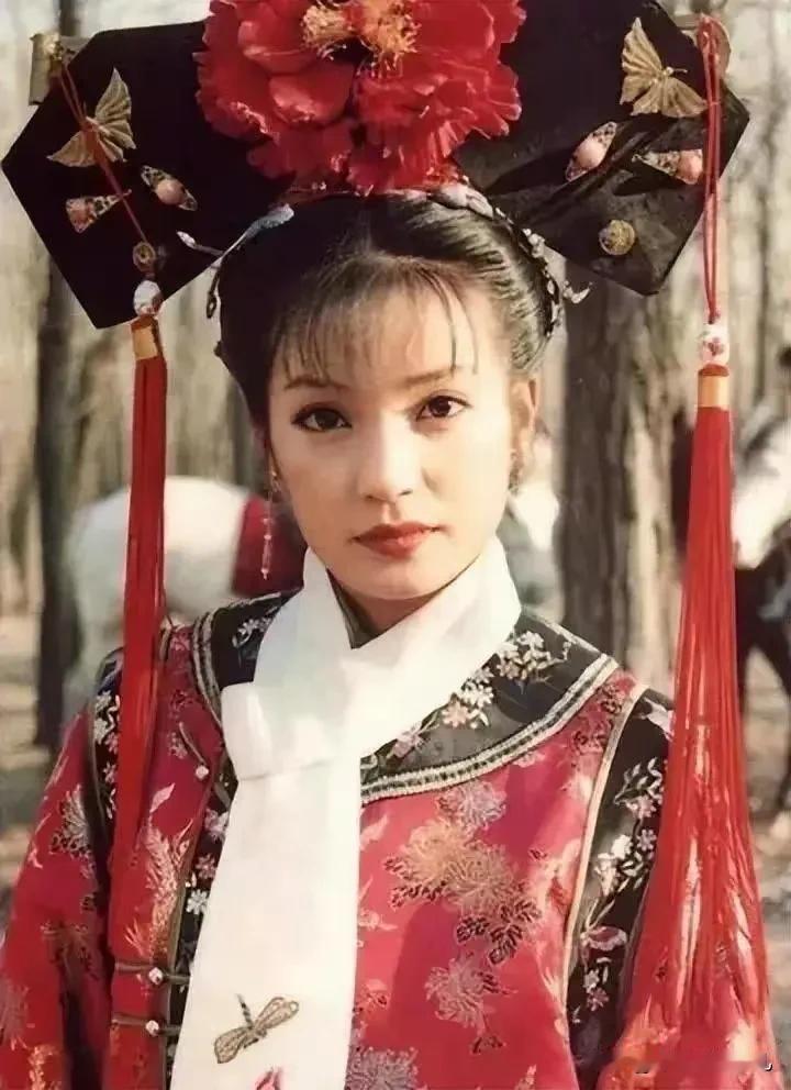 赵薇突然传出消息！

“爱一个人，就像坐在火山口。”这是恺撒的名言，岂不正道出了