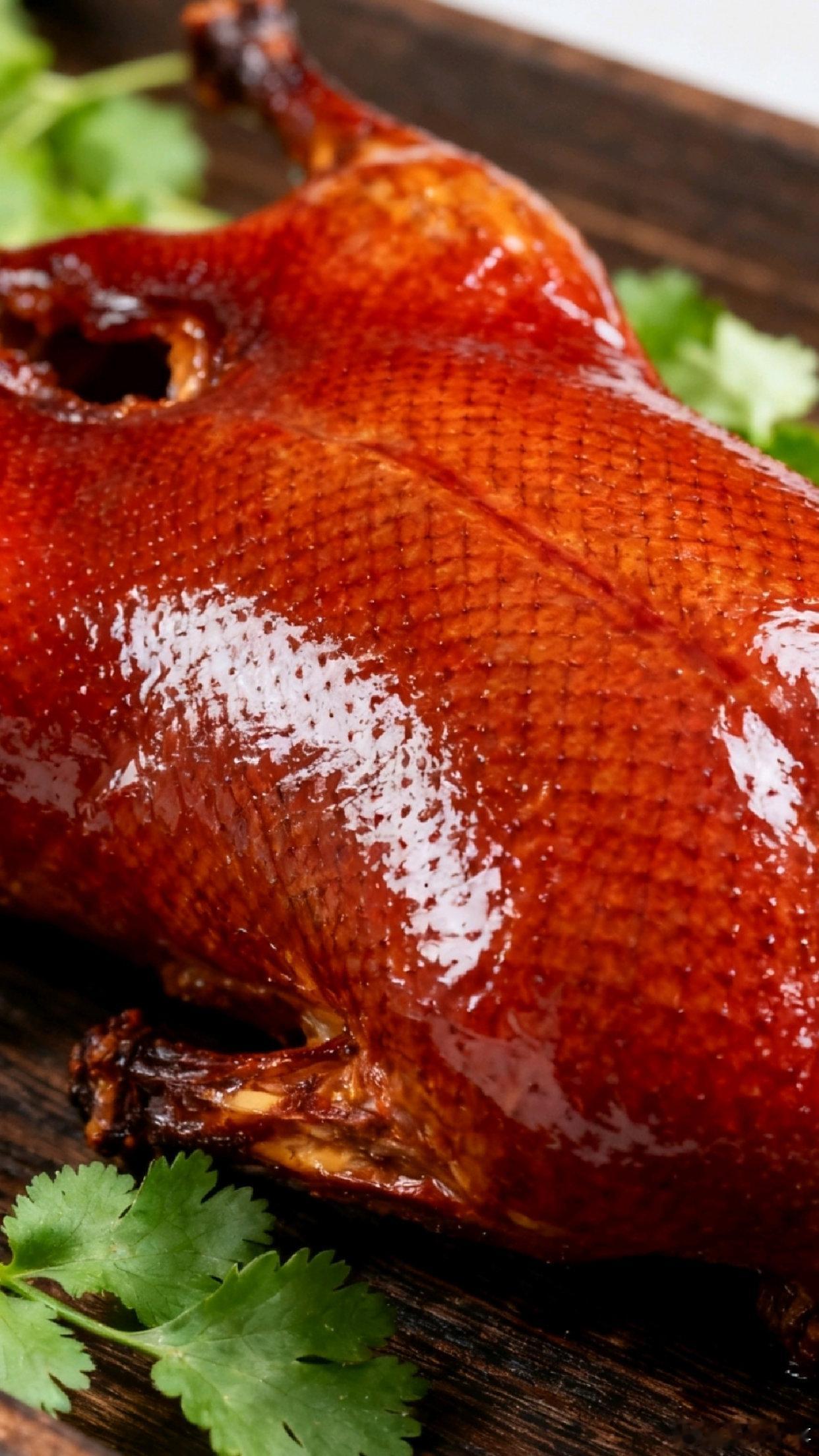 一只烤鸭为什么价值超300亿 北京烤鸭的300亿价值并非来自鸭肉本身，而是产业链