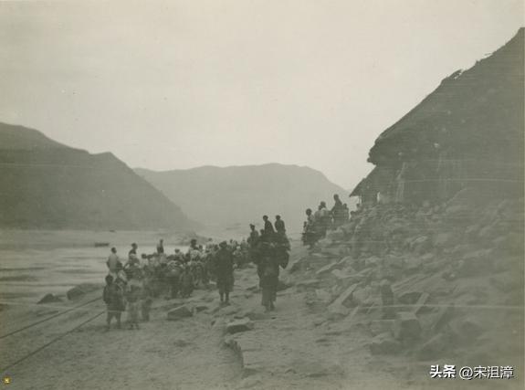 《资治通鉴・后梁纪六》・后梁均王贞明六年（920 年）
【原文】均王贞明六年 (