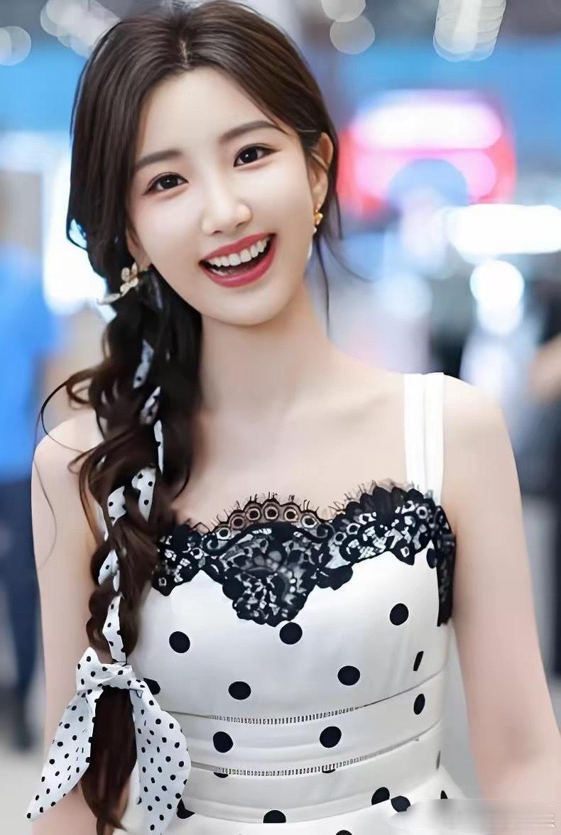 发现个有意思的事儿，就演方筱然这演员毛晓彤，凡是她演的剧无论男主是谁只要她脸一露