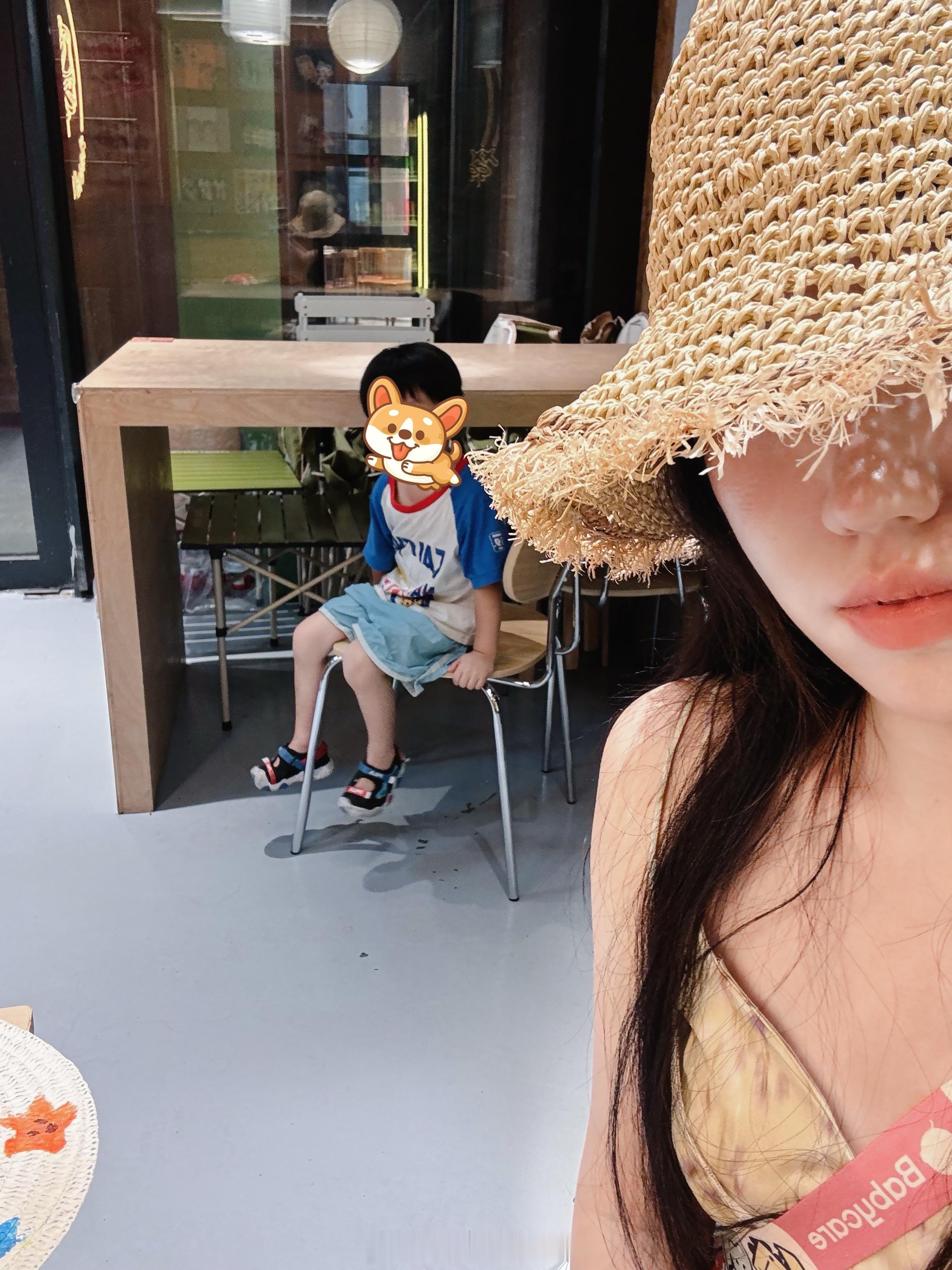………拍完你的拍你的，拍完你的拍你的… 