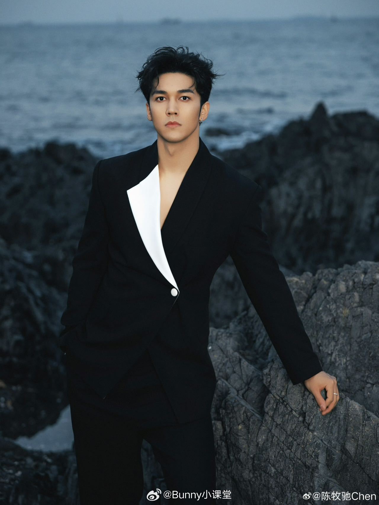 曝陈牧驰晚宴上带的手表为陈冰所赠 虽然但是，陈牧驰晚宴活动图是没有的，手表图也是