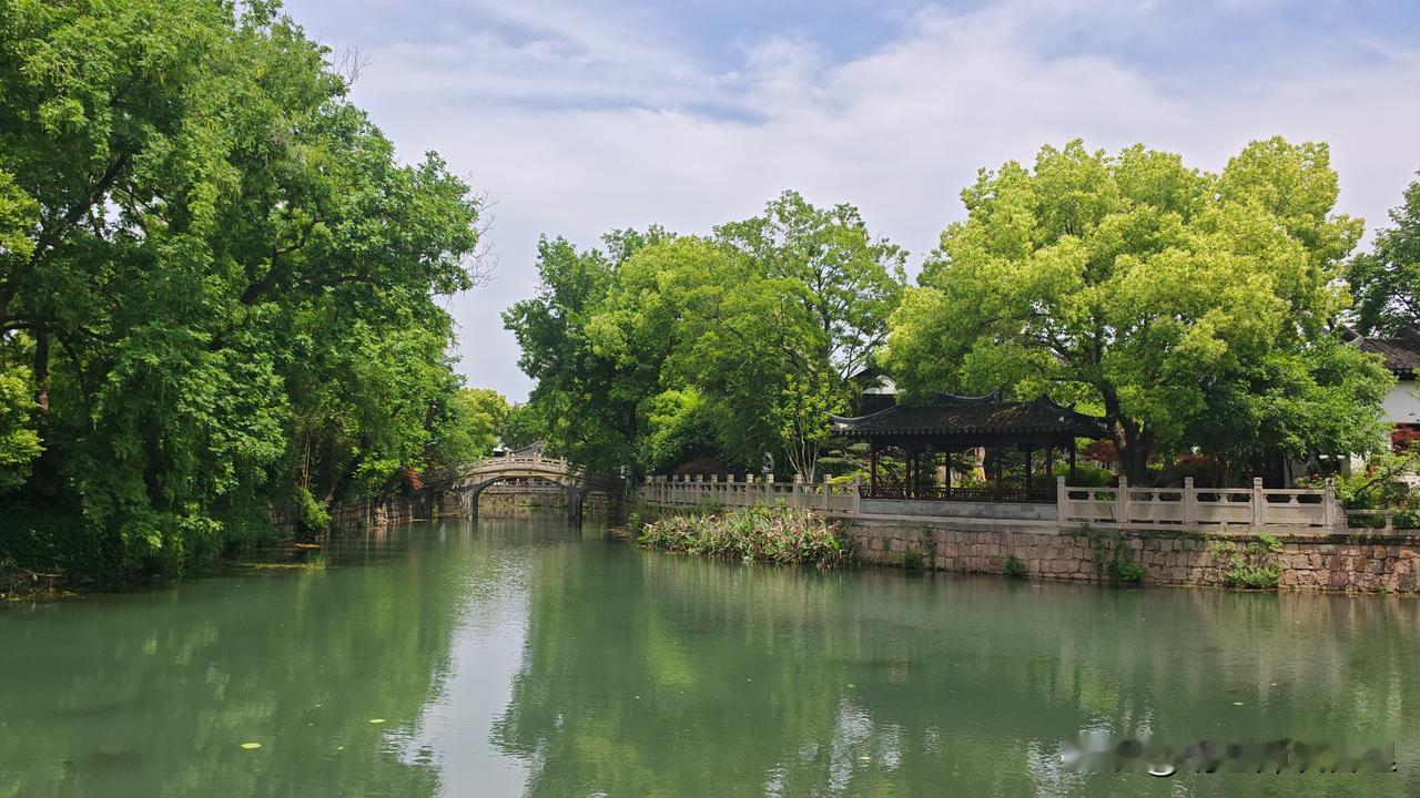 企业解决绩效问题从哪些方面入手?前阵子服务的一家商贸公司，老板纳闷：“明明客户量
