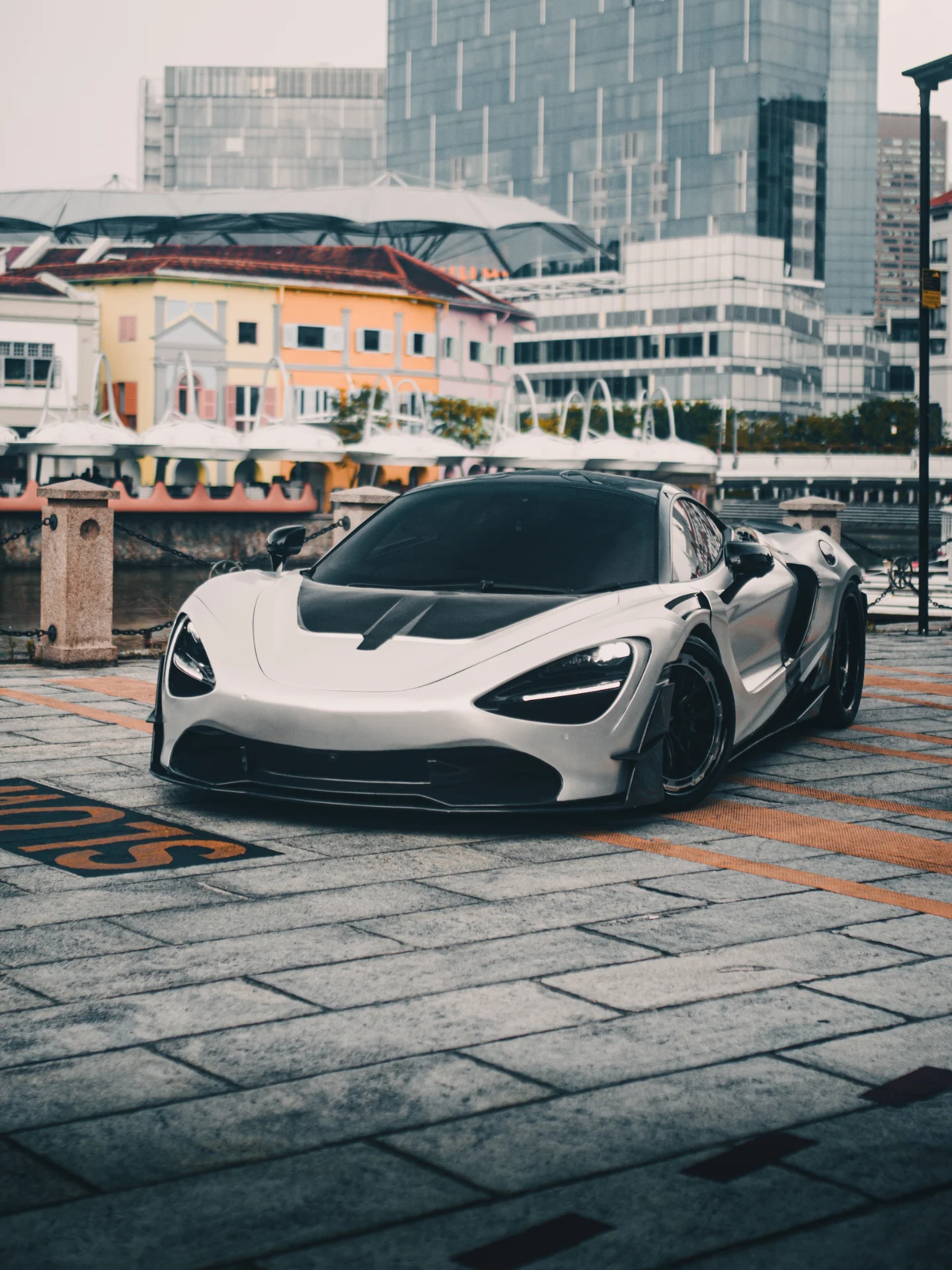 这是1套定制车身套件的Mclaren 720s！...迈凯伦720s汽车改装ca